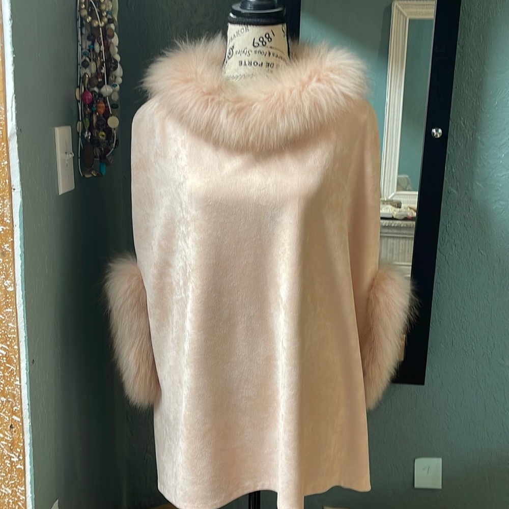 Pink Suede shawl with fur